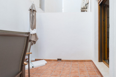 Edificio Av. Miguel Cano 11 - 4