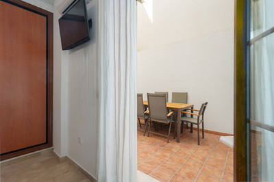 Edificio Av. Miguel Cano 11 - 2