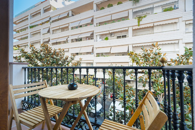 Edificio Av. Miguel Cano 11 - 9