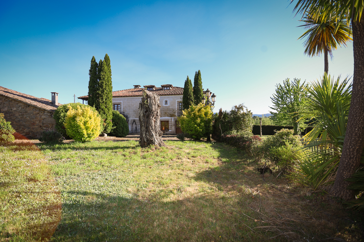 Casa Sober 6 dormitorios 7 baños - 12